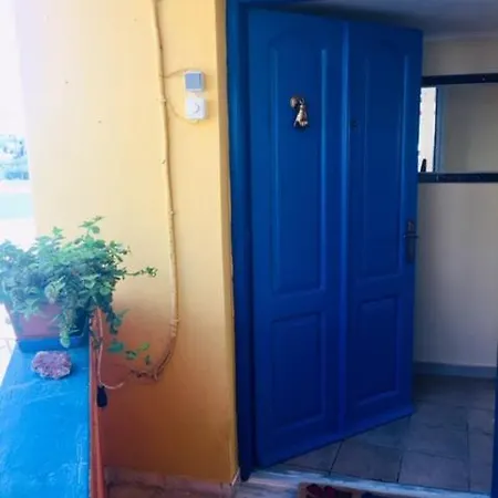 Dionysos Maisonette 公寓